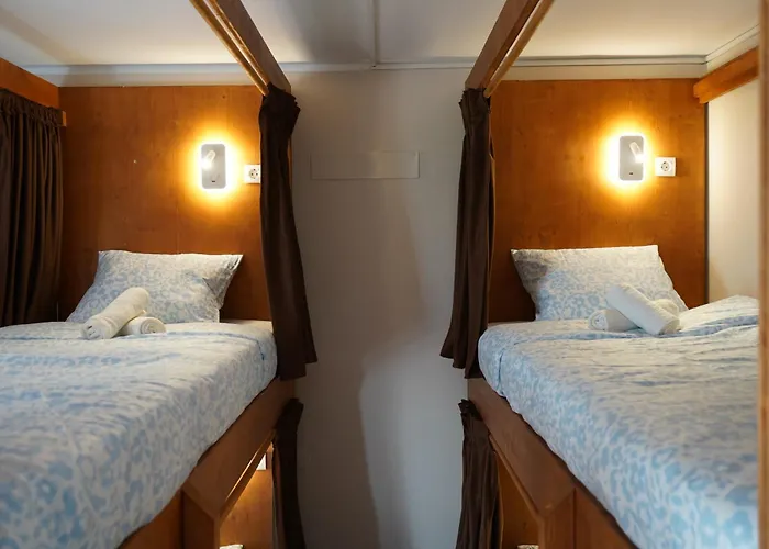 Sky And 旅馆 波尔蒂芒